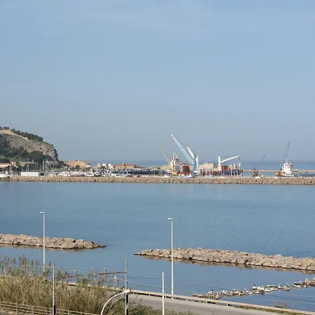 ホテル Il Gabbiano 3*